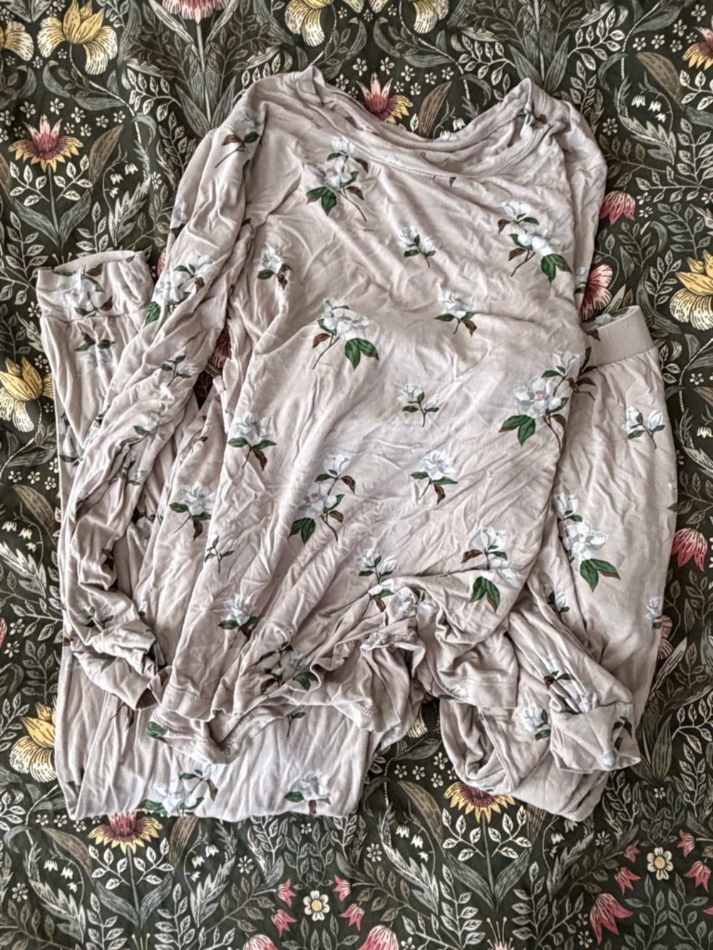 Kyte BABY Taupe Midnight Magnolia Floral Women’s Bamboo Jogger Pajama Set